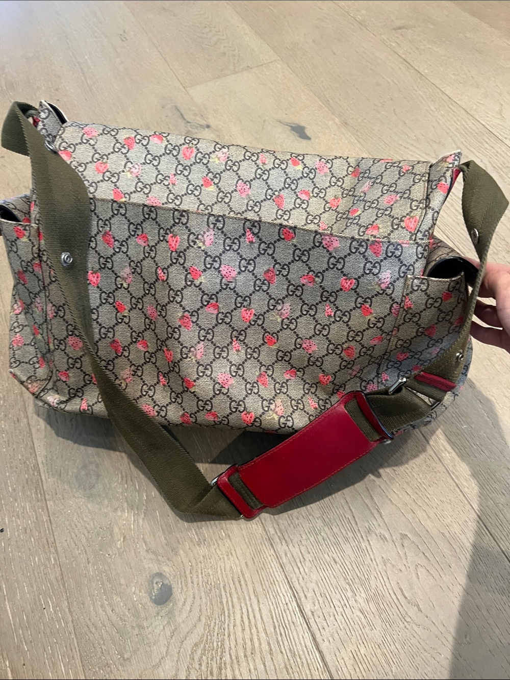 Gucci GG Supreme Diaper Bag with Strawberry Motif - Limited Edition - Picture 6 of 16